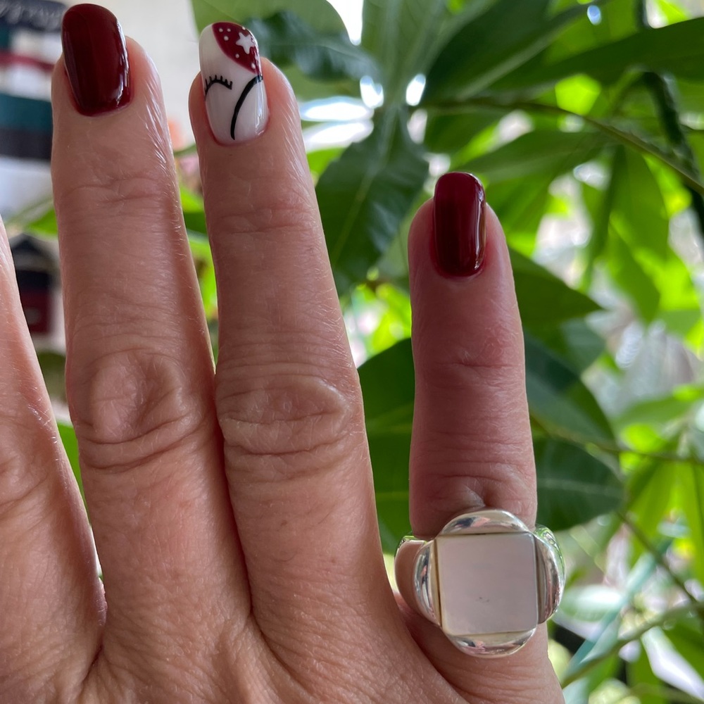 Jon’s Fine Jewelry Mother of Pearl sterling silver ring